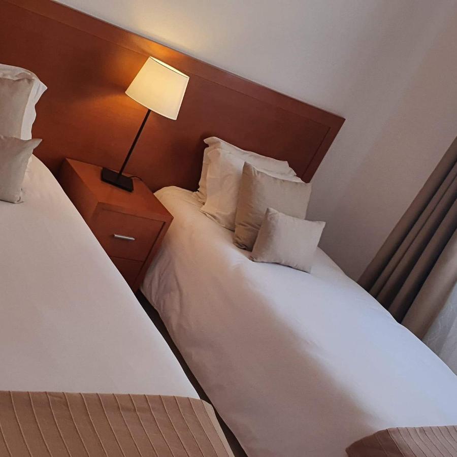 Apartamentos Cabrita Ольюш-ди-Агуа  Экстерьер фото