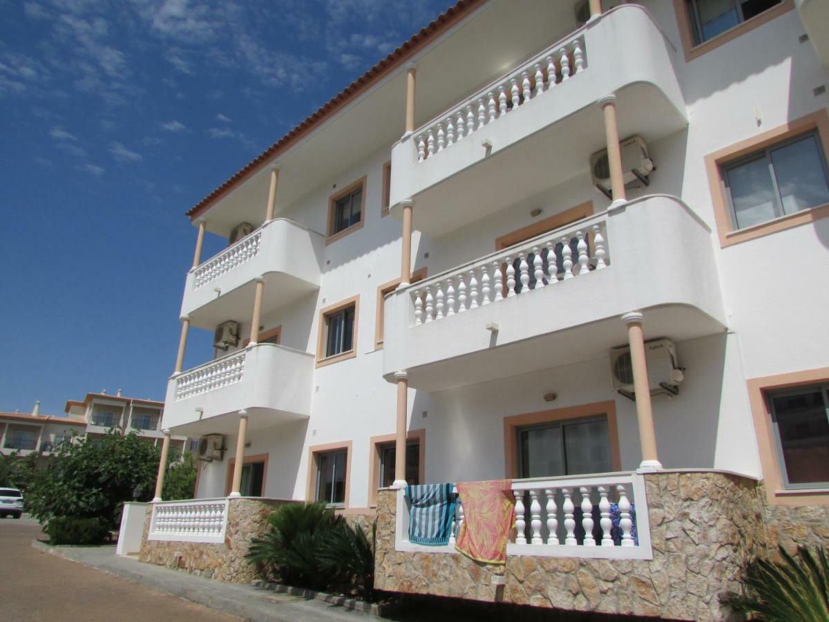 Apartamentos Cabrita Ольюш-ди-Агуа  Экстерьер фото