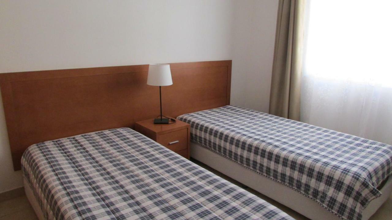 Apartamentos Cabrita Ольюш-ди-Агуа  Экстерьер фото